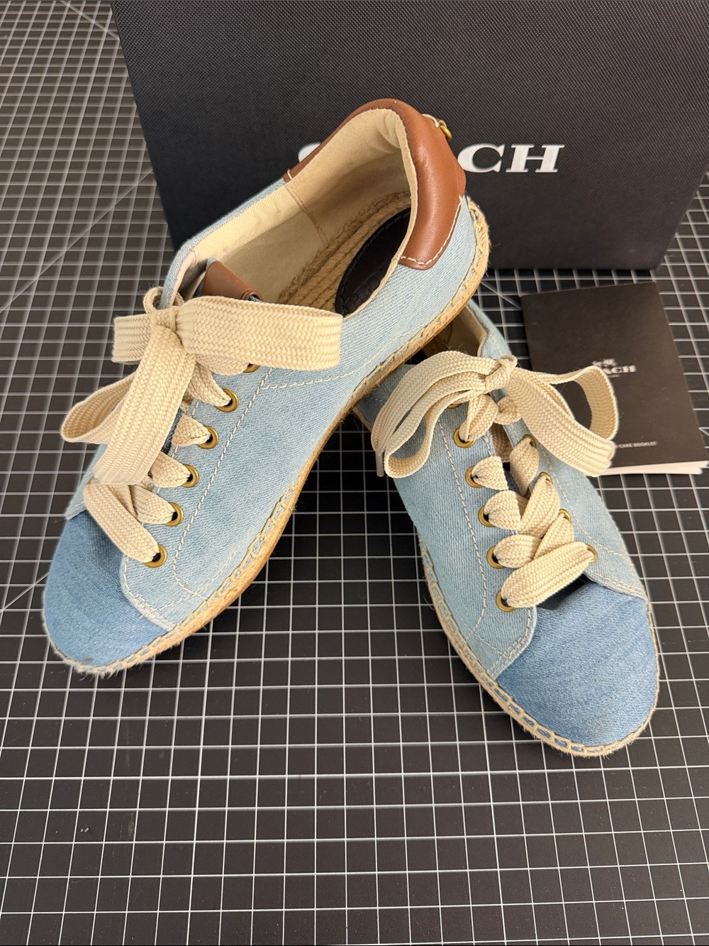 Great Condition Women Coach Sneakers Size 9.